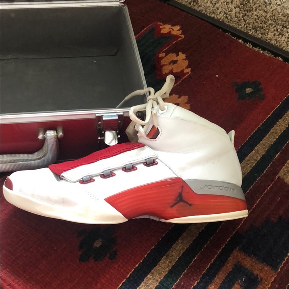 Jordan Athletic Shoes White and Red - Picture 3 of 15